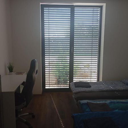 Moderni Pokoj S Parkovanim Zdarma Brno Exterior foto